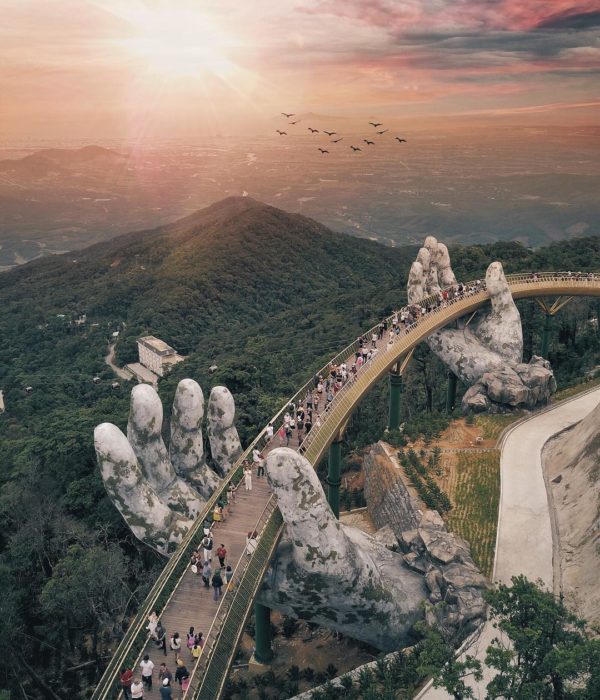 Puente Dorado Danang