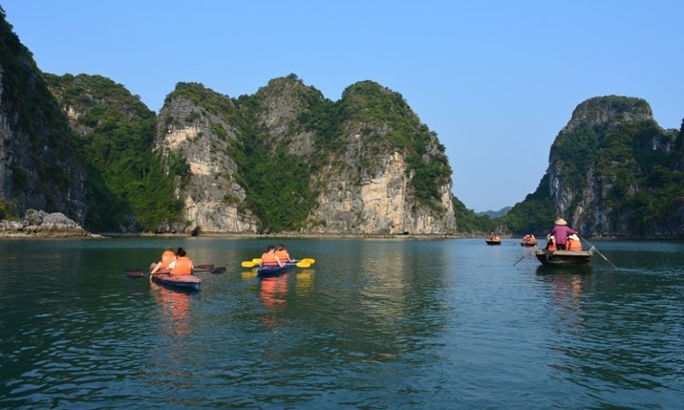 lugares para practicar kayak en Vietnam
