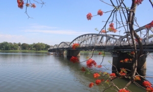 Puente Truong Tien